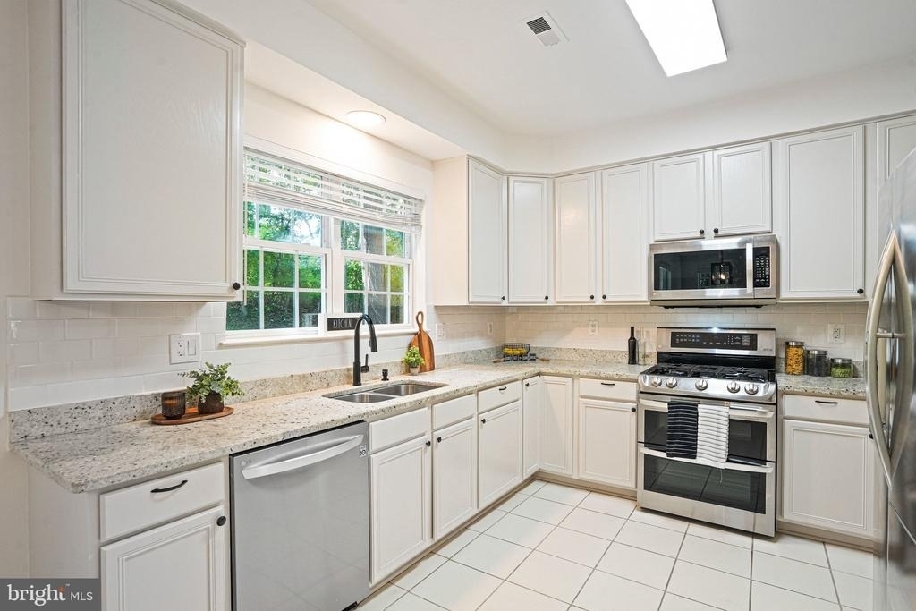 6331 Patuxent Quarter Road - Photo 11
