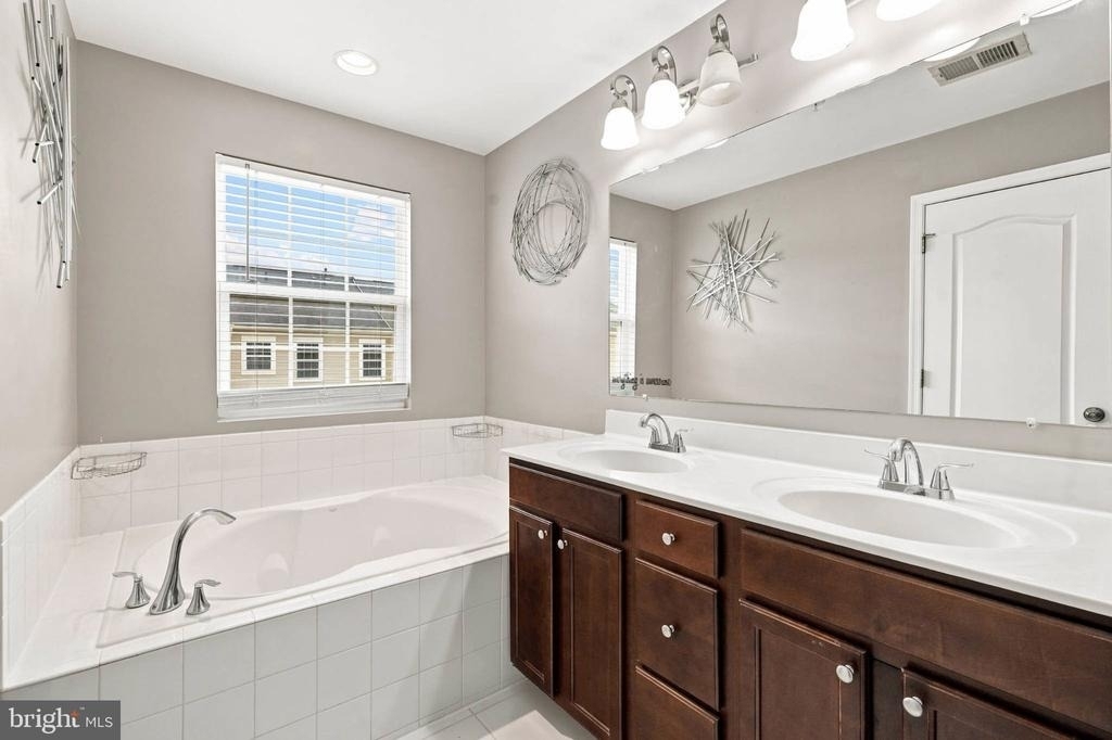 7832 Blue Stream Drive - Photo 18