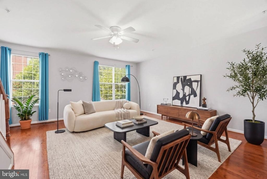 7832 Blue Stream Drive - Photo 4