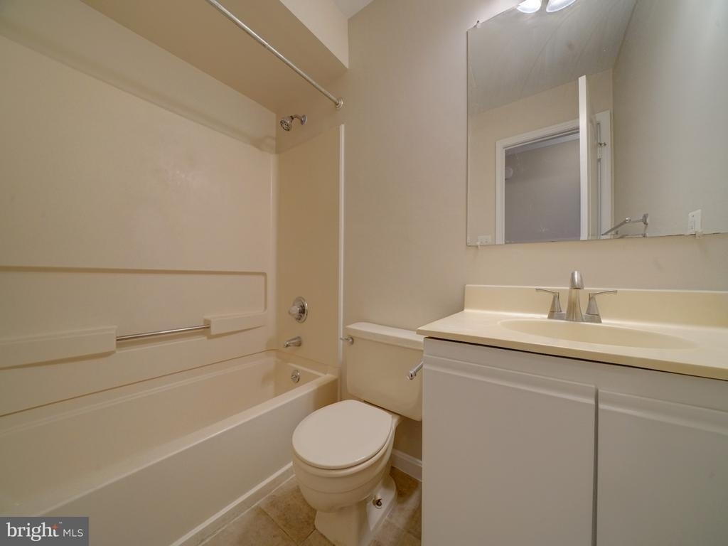 8513 Falls Run Road - Photo 32