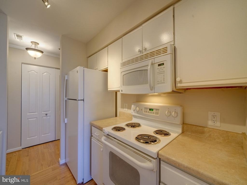 8513 Falls Run Road - Photo 14