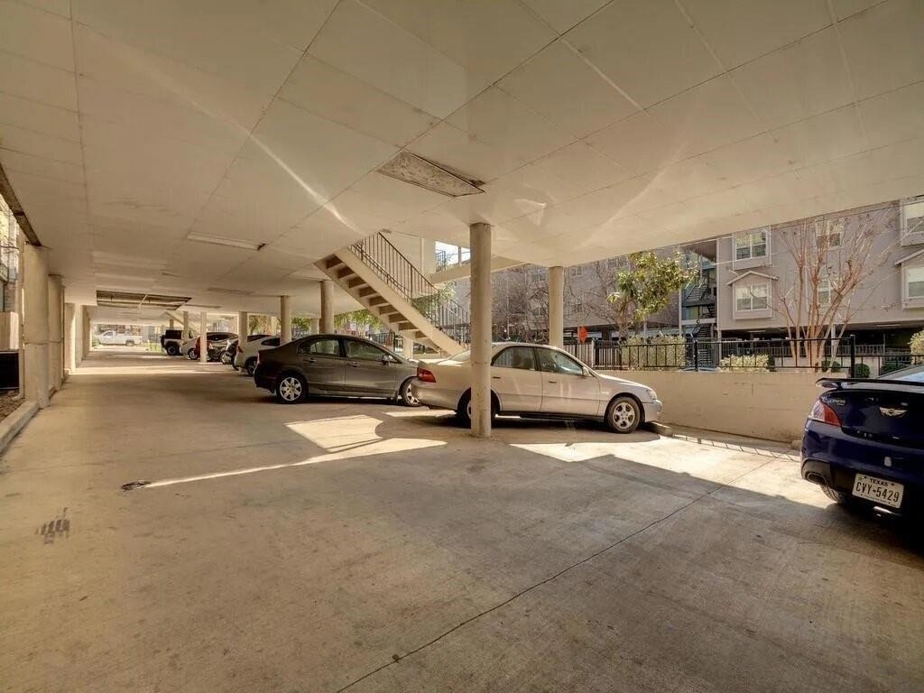 2410 Leon St - Photo 8