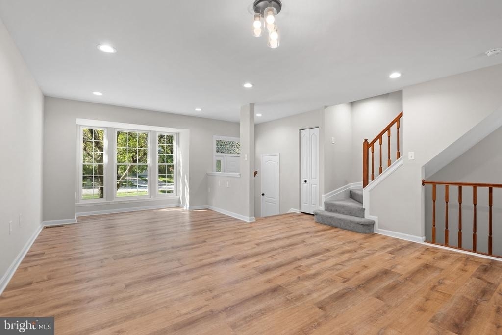 16 Knights Court - Photo 3