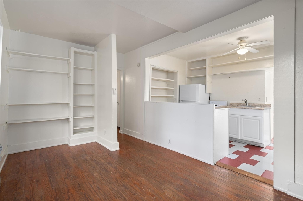 3404 1/2 Grooms St - Photo 3