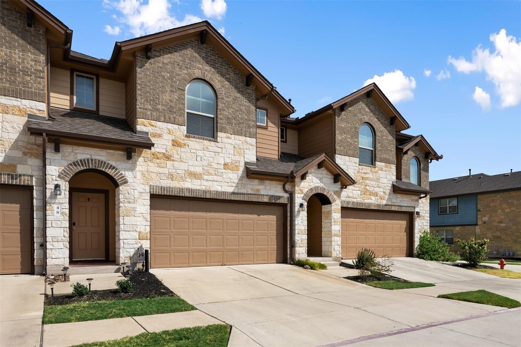1001 Zodiac Ln - Photo 0