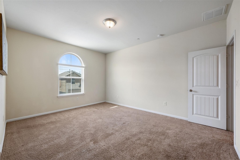 1001 Zodiac Ln - Photo 18