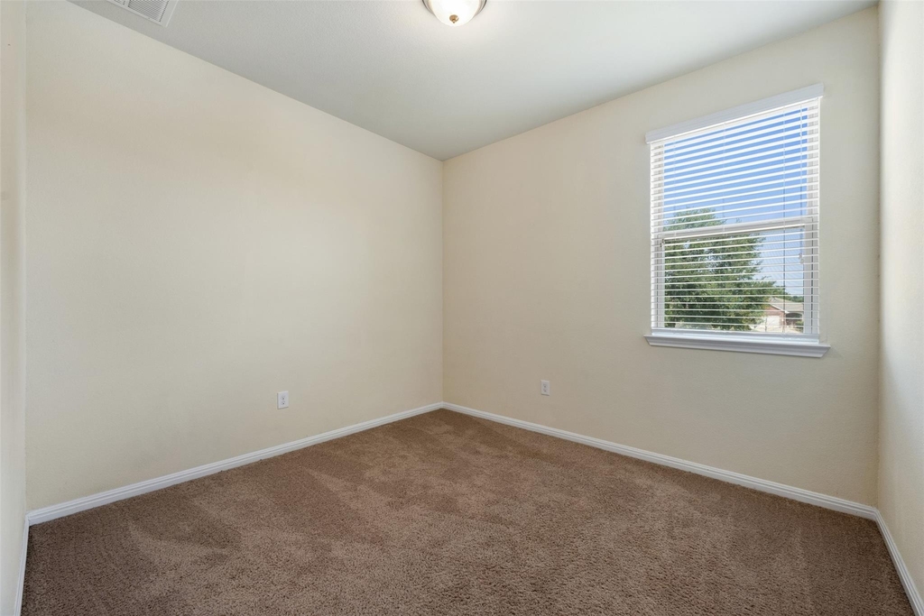1001 Zodiac Ln - Photo 21