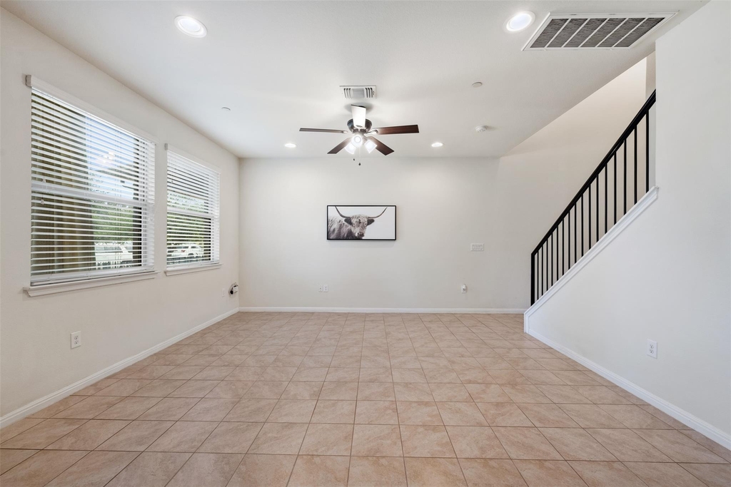 1001 Zodiac Ln - Photo 7