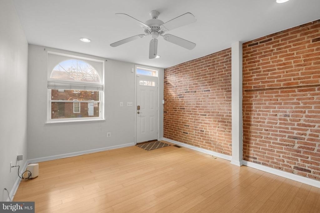 118 W Randall Street - Photo 4