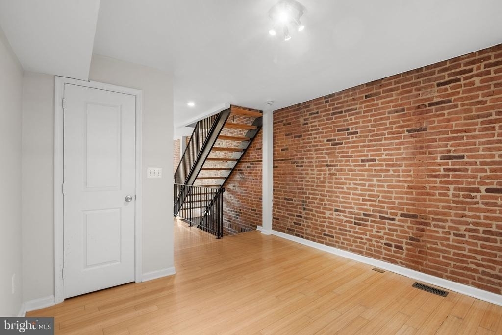 118 W Randall Street - Photo 7