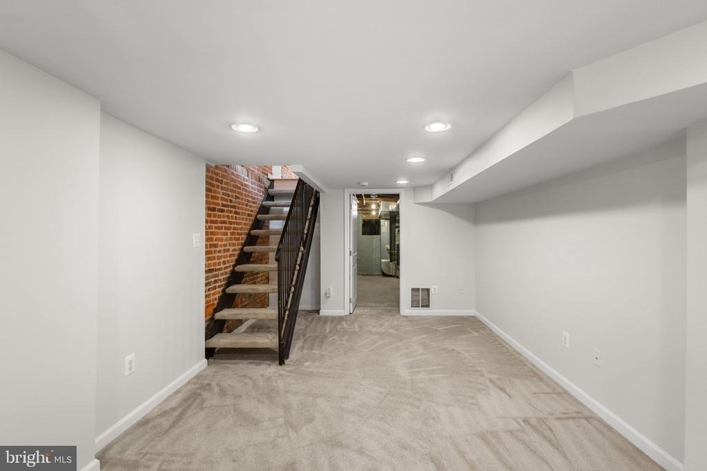118 W Randall Street - Photo 31