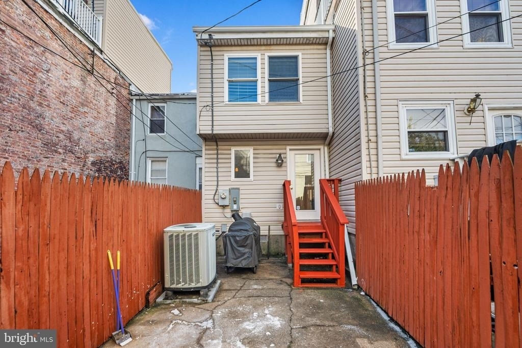 118 W Randall Street - Photo 35