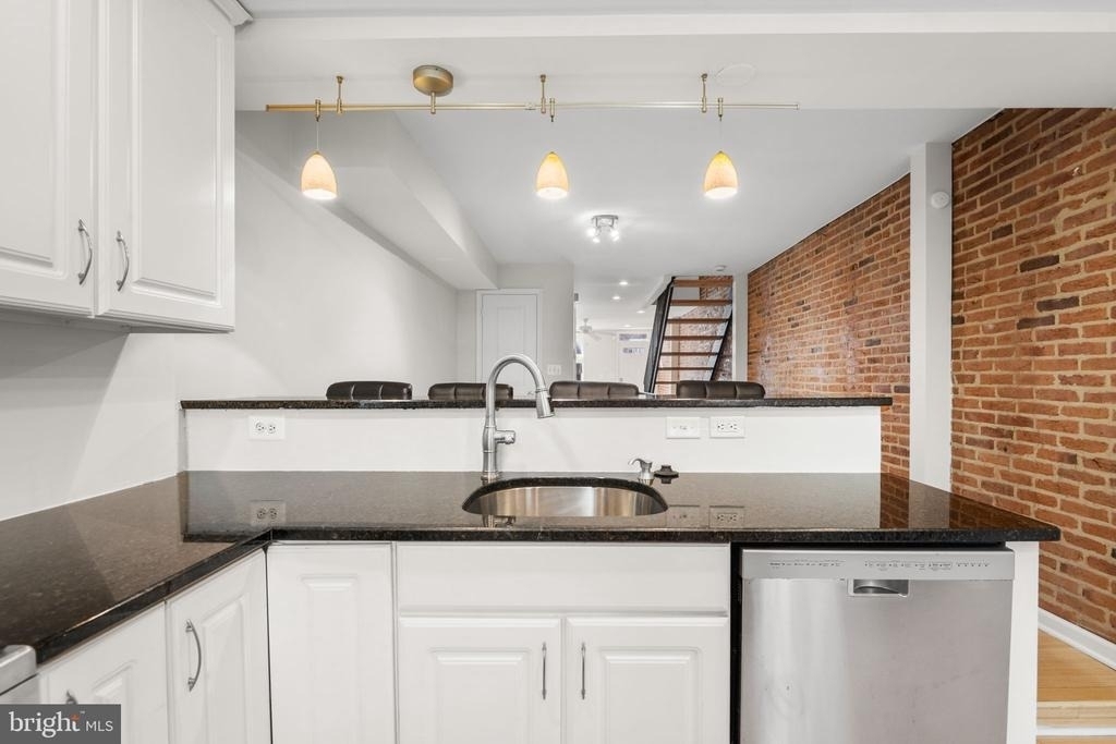 118 W Randall Street - Photo 11