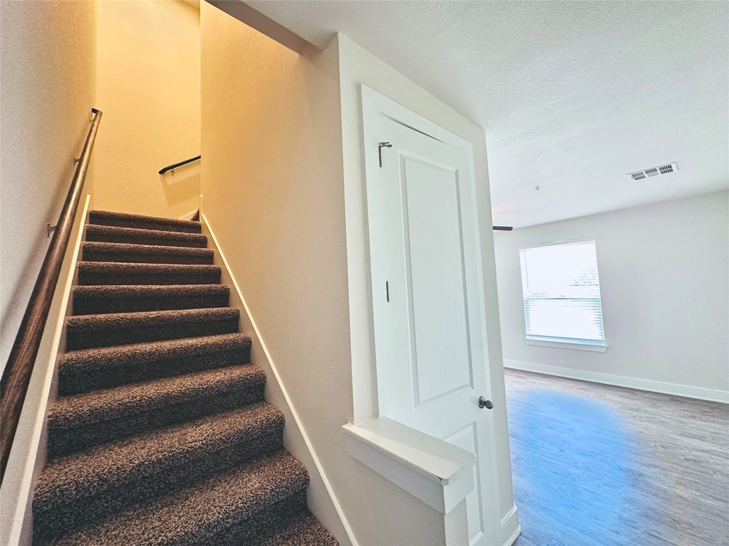 2216 Creekside Ln - Photo 13