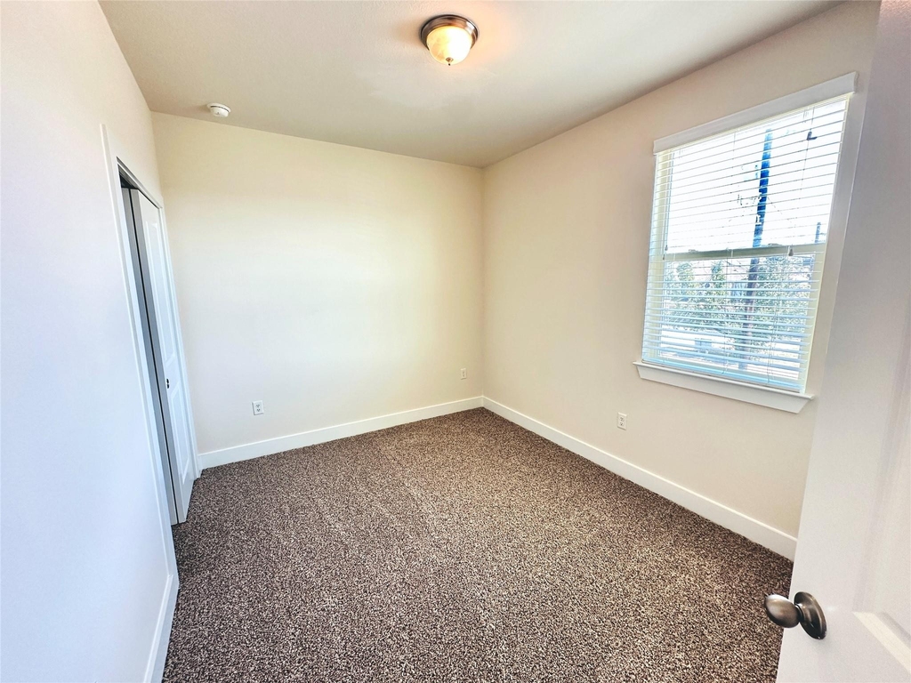 2216 Creekside Ln - Photo 22