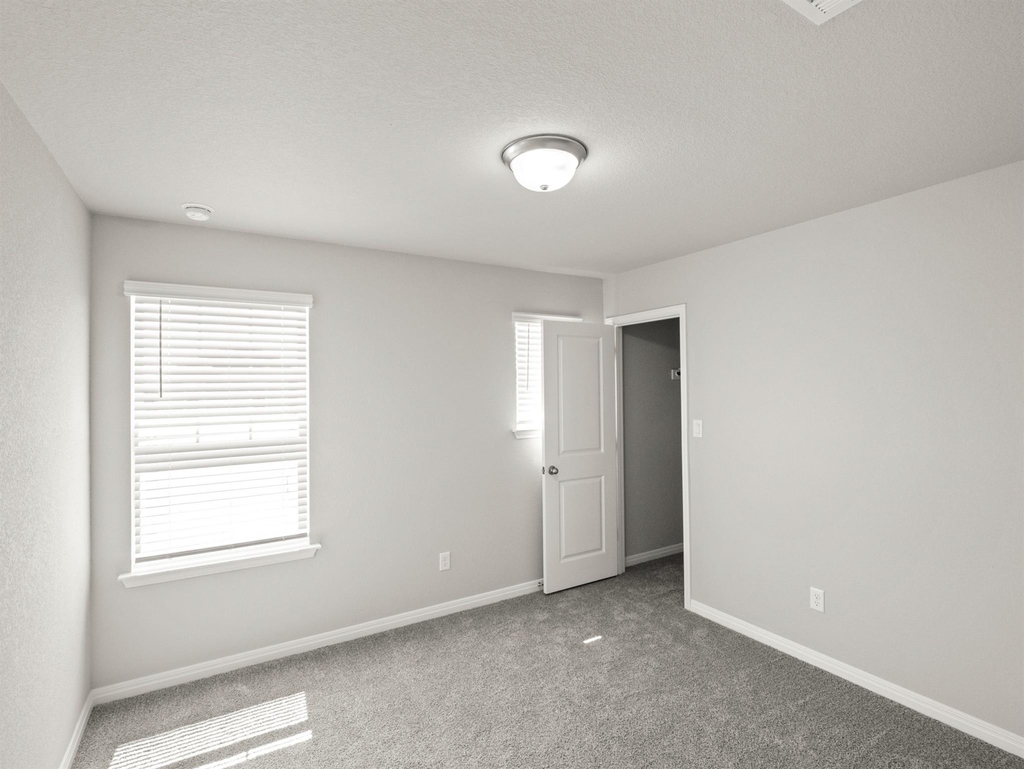 121 Greenway Ln - Photo 8