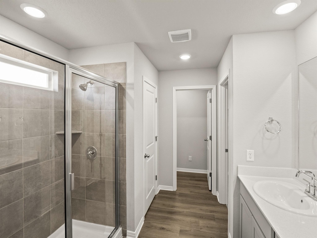 121 Greenway Ln - Photo 13
