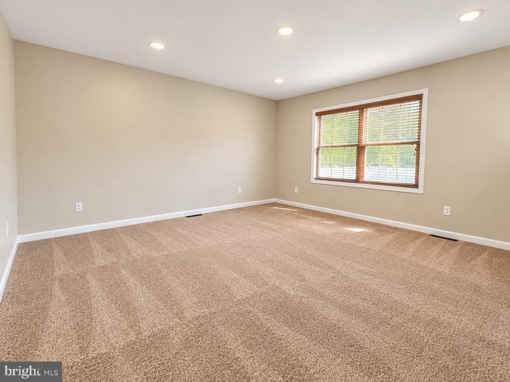 366 Cantwell Drive - Photo 18