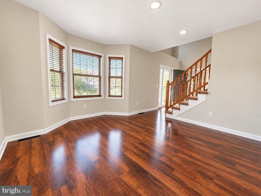 366 Cantwell Drive - Photo 7