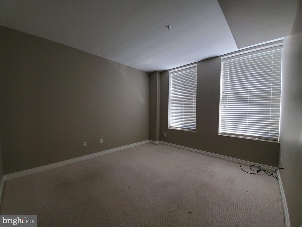 915 E St Street Nw - Photo 5