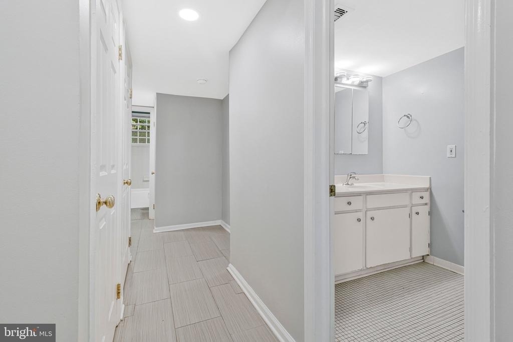 3460 39th Street Nw - Photo 45