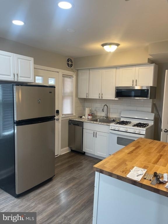 2340 Hunter Place Se - Photo 1