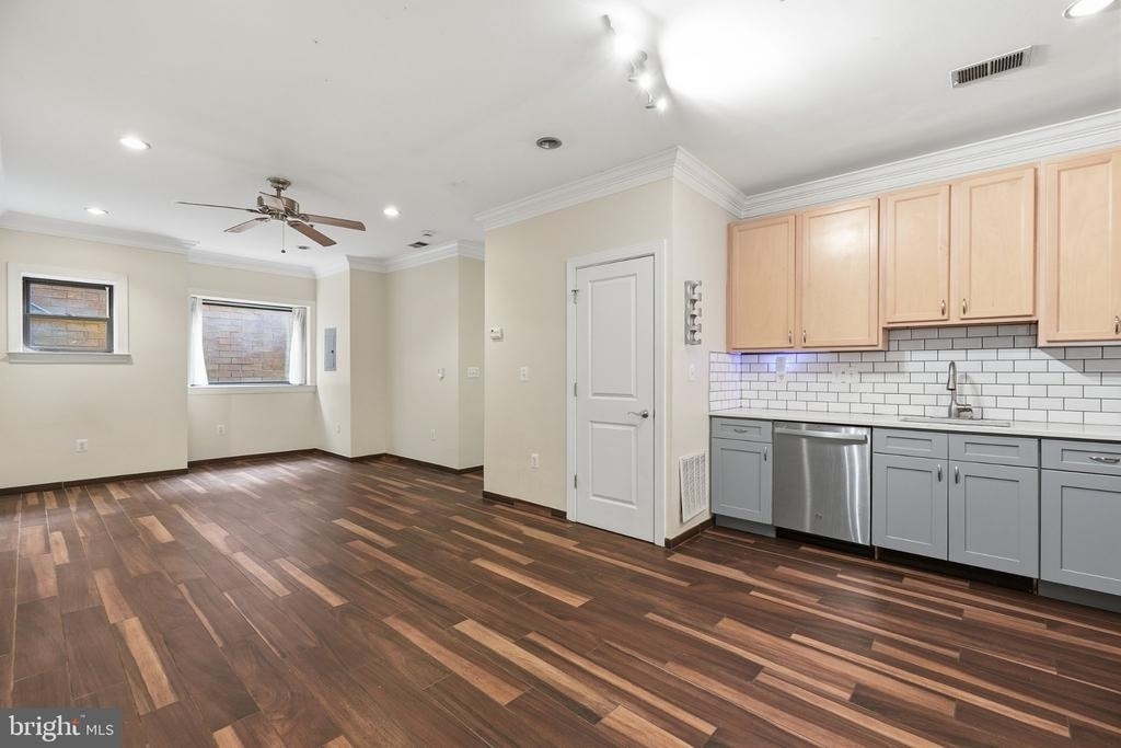 1643 6th Street Nw - Photo 0