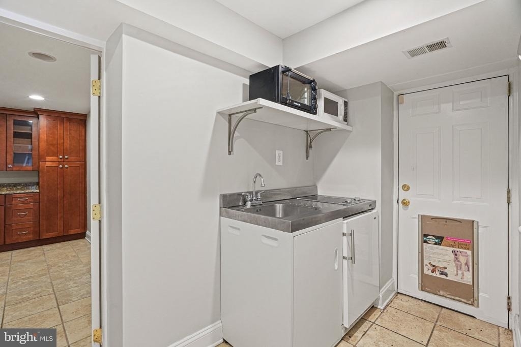 2749 Arizona Avenue Nw - Photo 31