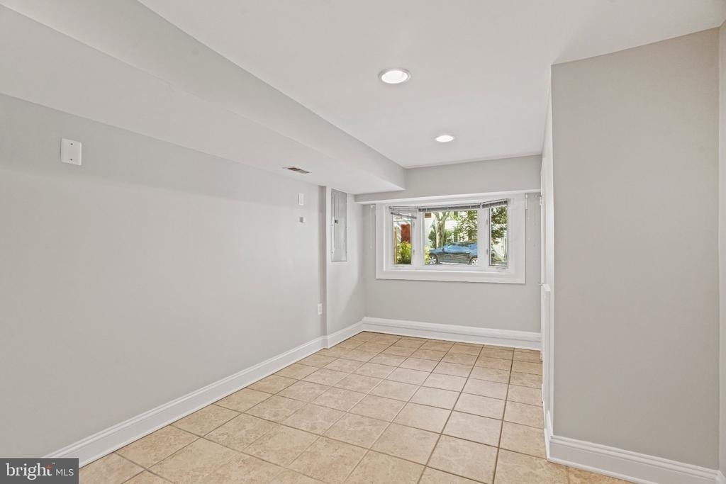 2749 Arizona Avenue Nw - Photo 32