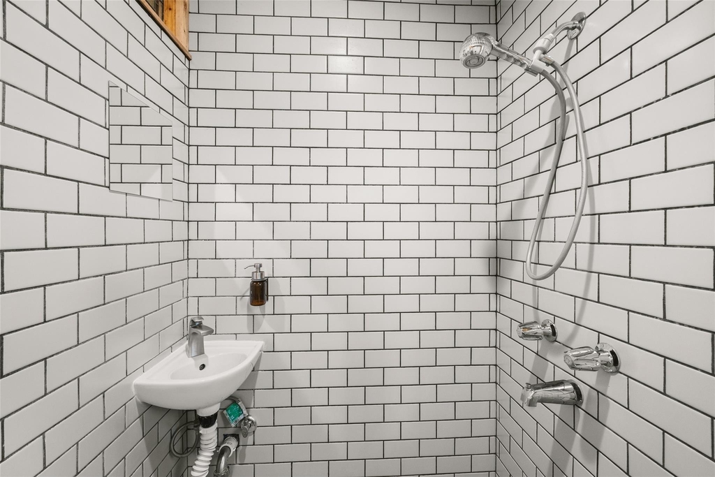 8200 0 Wavertree Ct - Photo 20