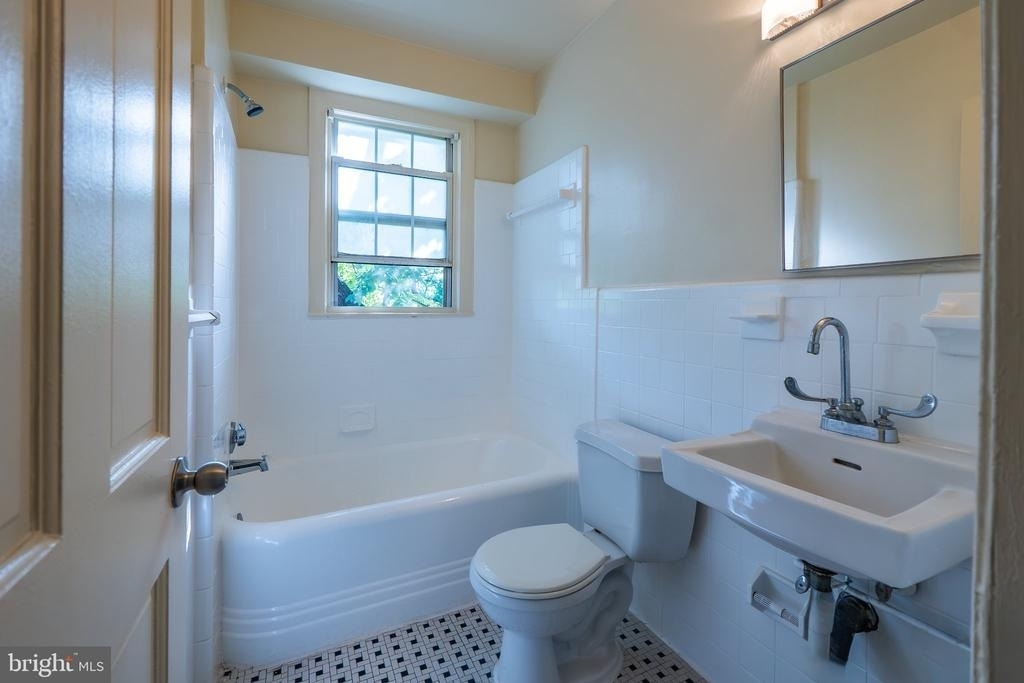 205 Elmira Street Sw - Photo 9