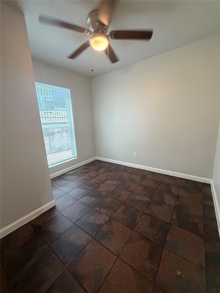 8017 Gessner Dr - Photo 3