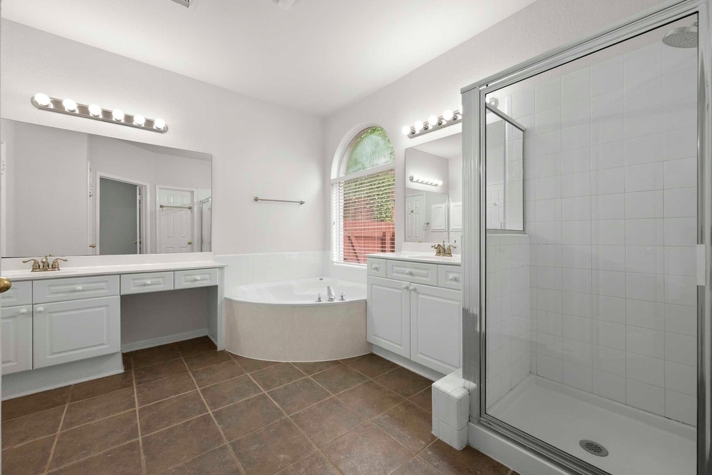 1917 Chasewood Dr - Photo 10