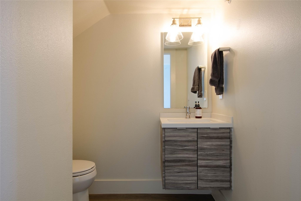 604 N Bluff Dr - Photo 18