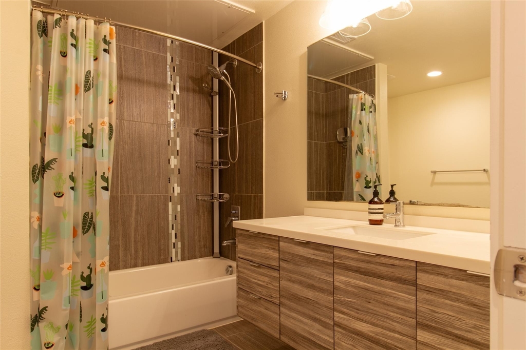 604 N Bluff Dr - Photo 16