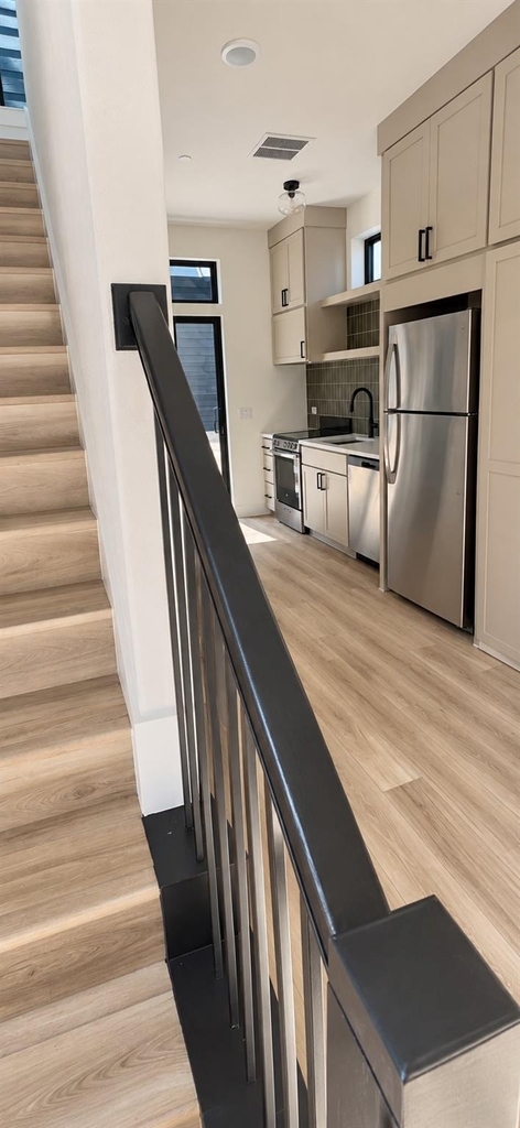 605 E 55th St - Photo 5