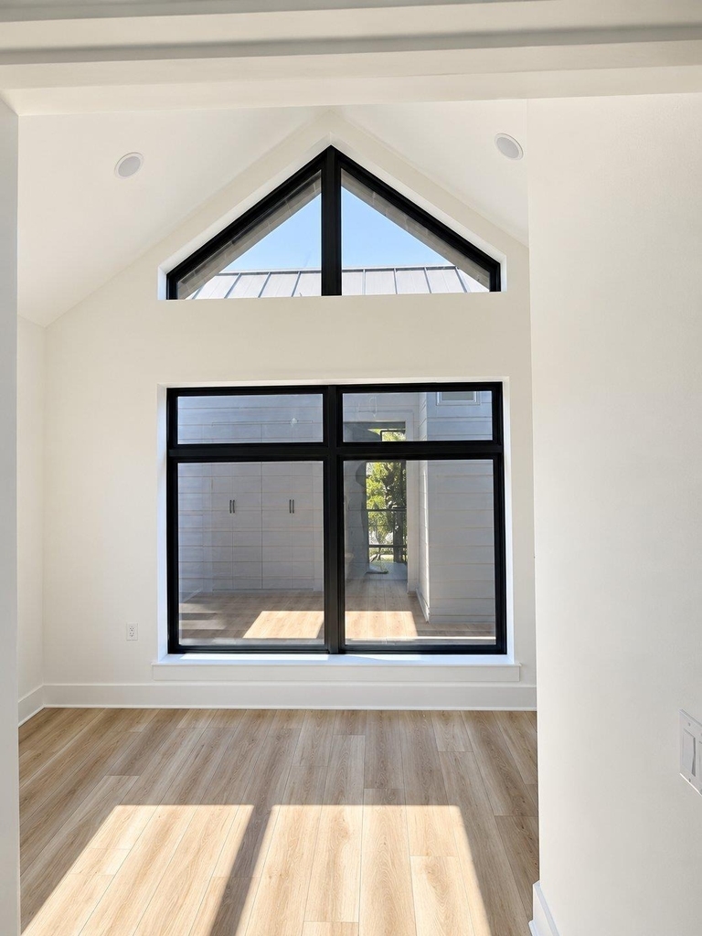 605 E 55th St - Photo 15