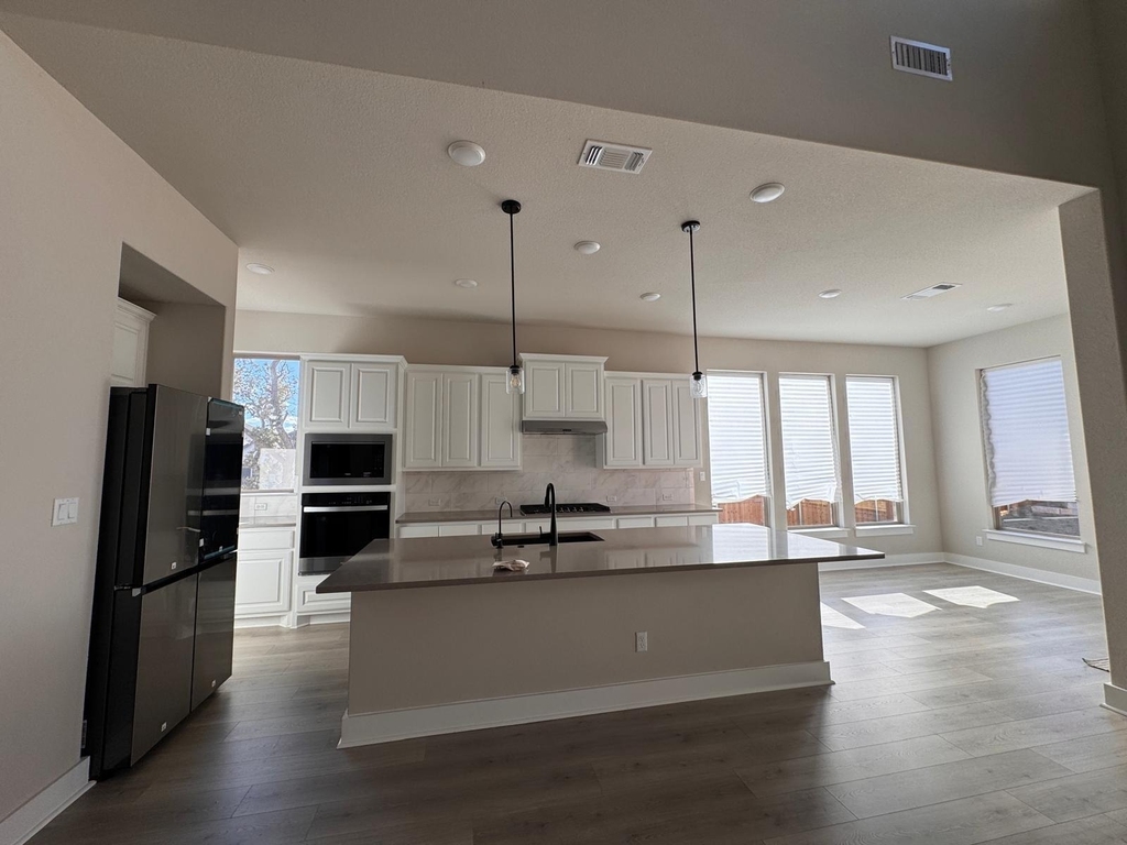 101 Texas Bluebonnet Trl - Photo 1