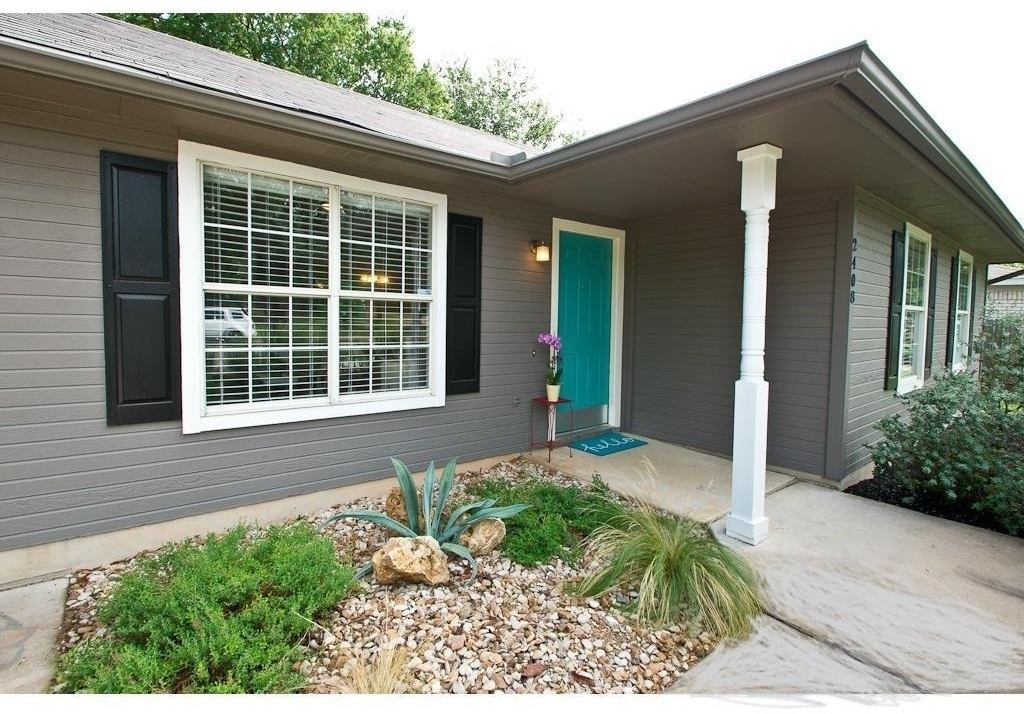 2408 Berkeley Ave - Photo 2