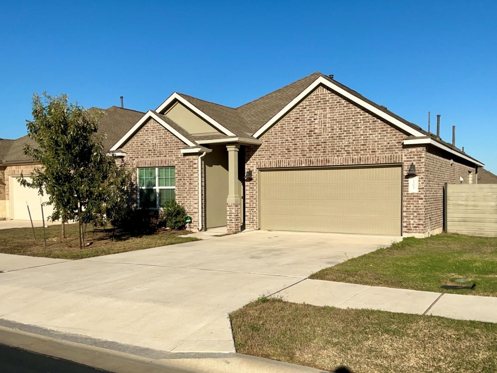105 Blue Blaze Trl - Photo 0