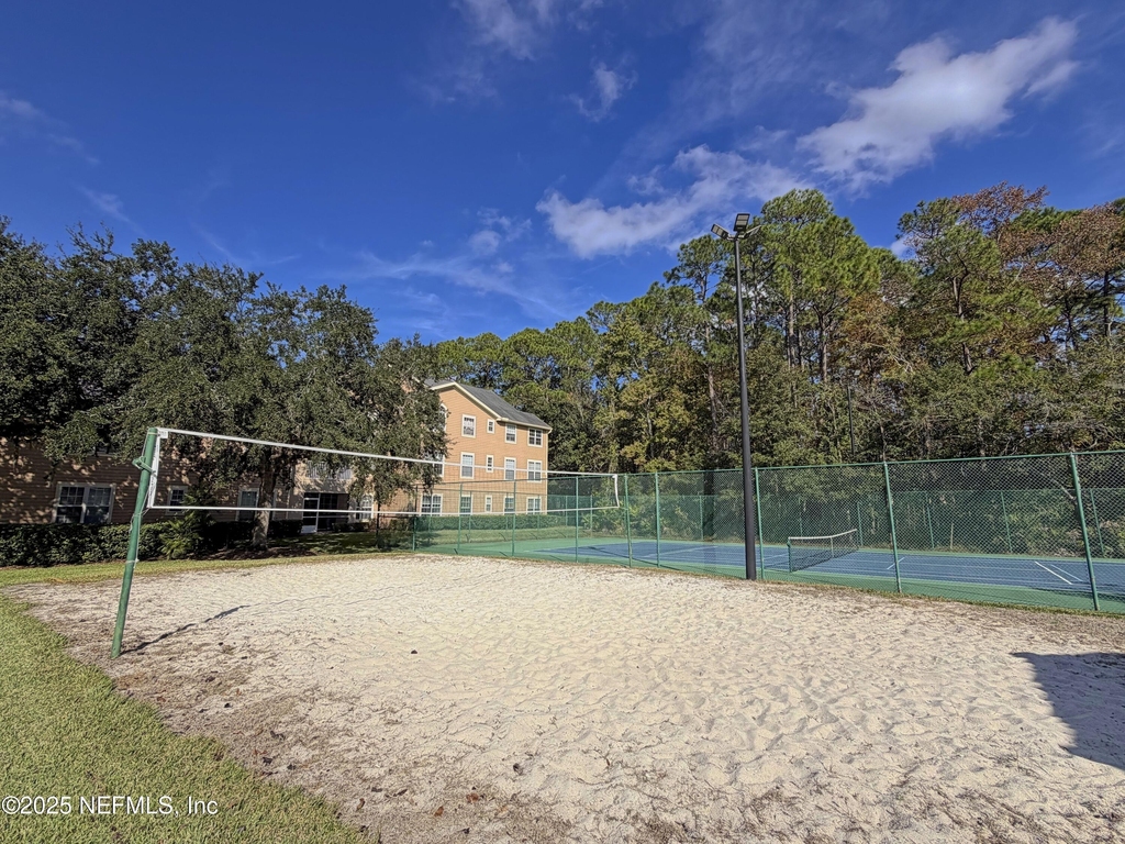 13810 Sutton Park Drive N - Photo 19
