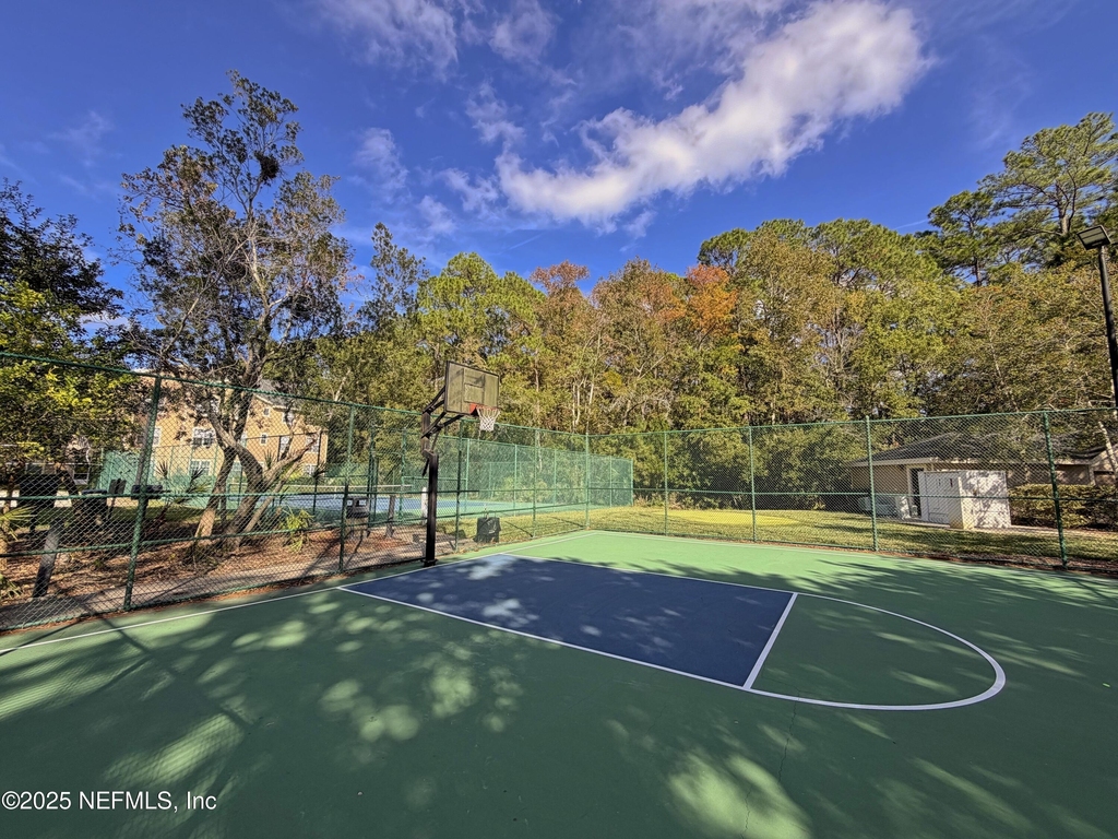 13810 Sutton Park Drive N - Photo 17