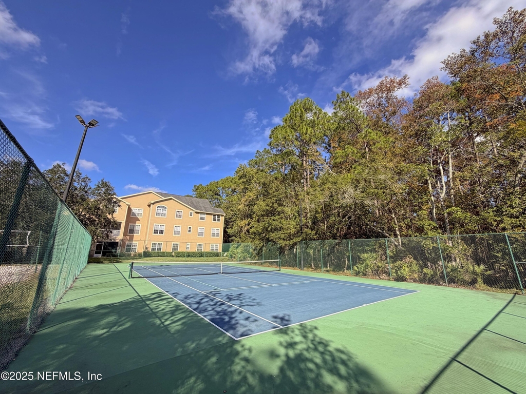 13810 Sutton Park Drive N - Photo 18