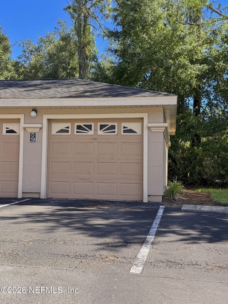 13810 Sutton Park Drive N - Photo 14