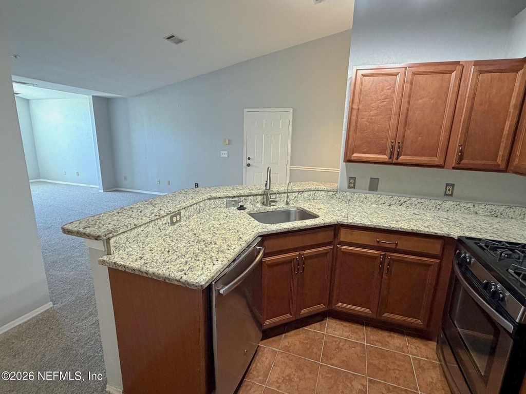 13810 Sutton Park Drive N - Photo 5