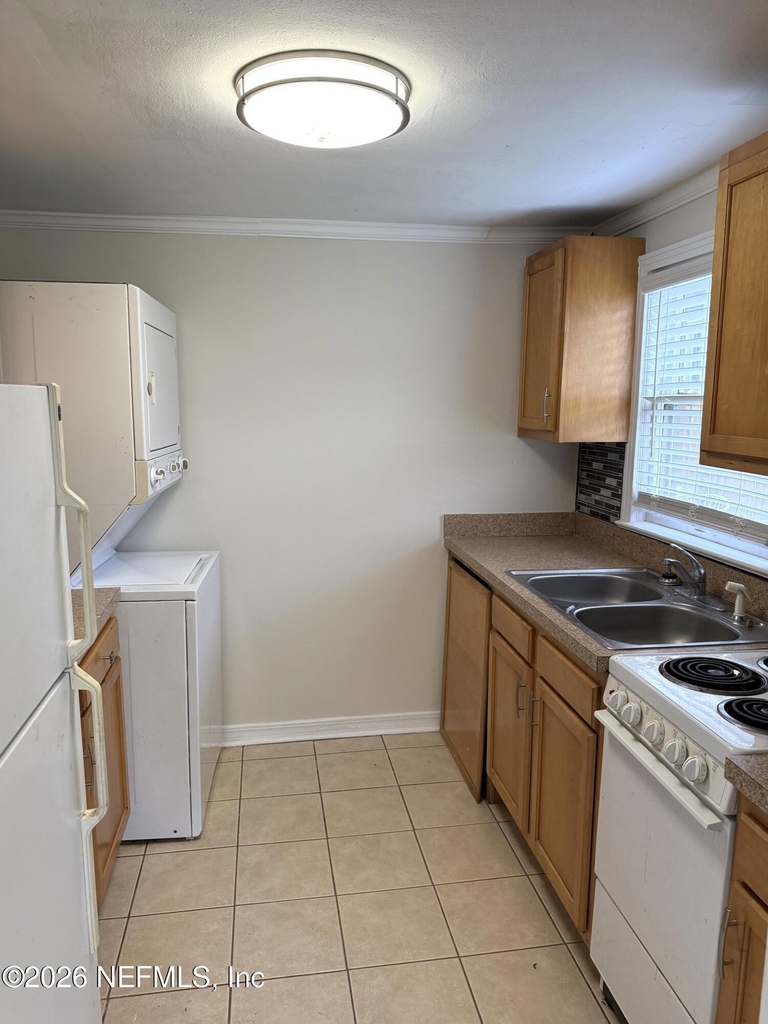 754 Osceola Street - Photo 3