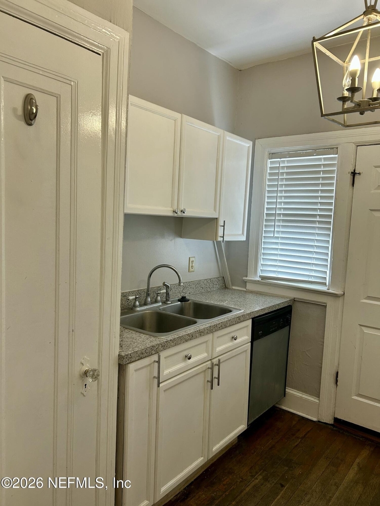 2504 Park Street - Photo 4