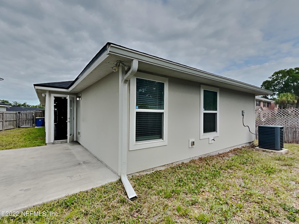 7364 Townsend Village Lane - Photo 14