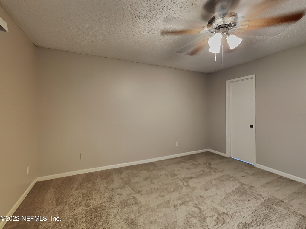 1689 Ashwood Circle - Photo 6