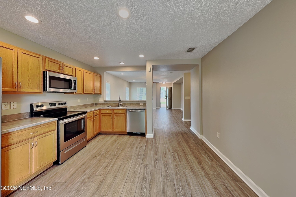 11626 Brian Lakes Drive N - Photo 4